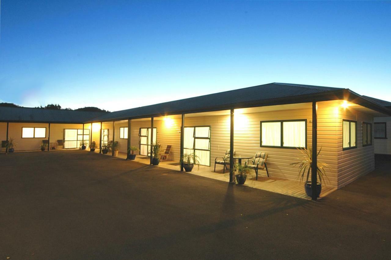 Coromandel Court Motel Bagian luar foto