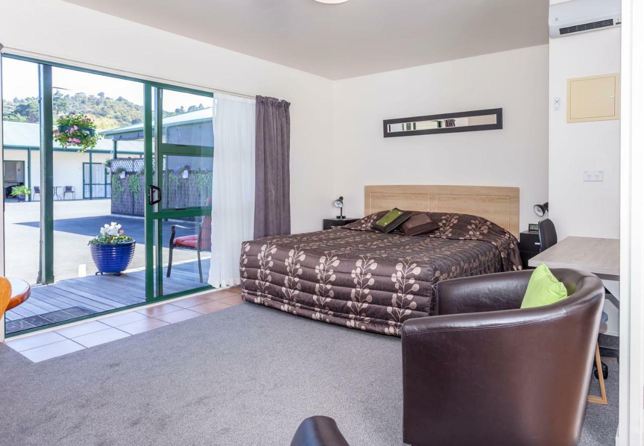 Coromandel Court Motel Bagian luar foto